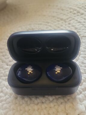 NWOB Wireless True Bluetooth Earbuds in Navy Blue with Charging Case